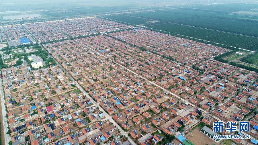 (寧夏60年)(13)荒灘戈壁上構(gòu)筑移民生態(tài)綠色新家園